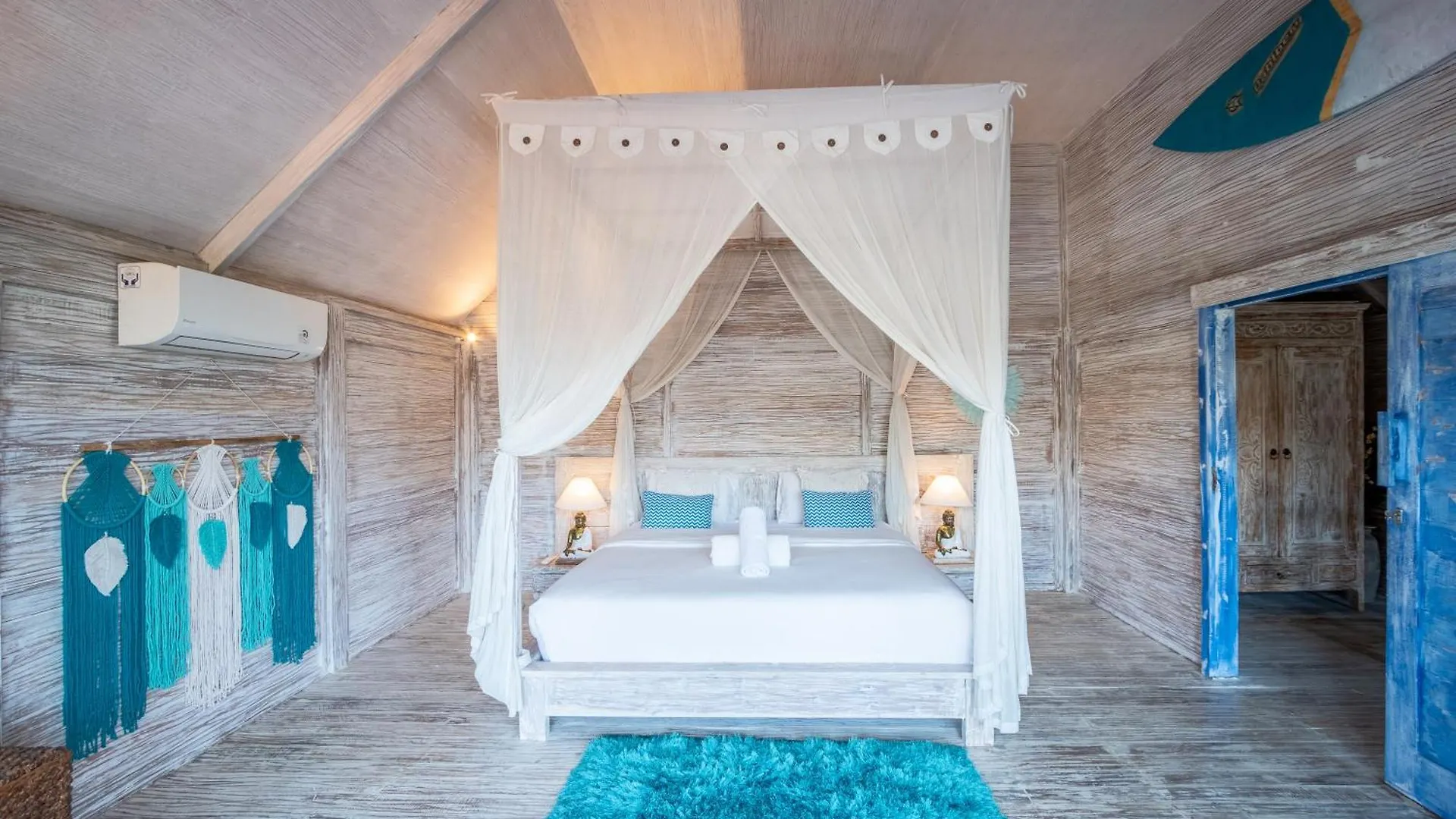 Seminyak Beach Hut Aparthotel